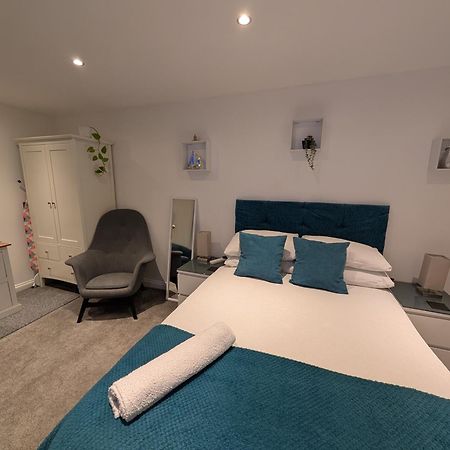 Self-Contained Annex, With Parking. Appartement Sittingbourne Buitenkant foto