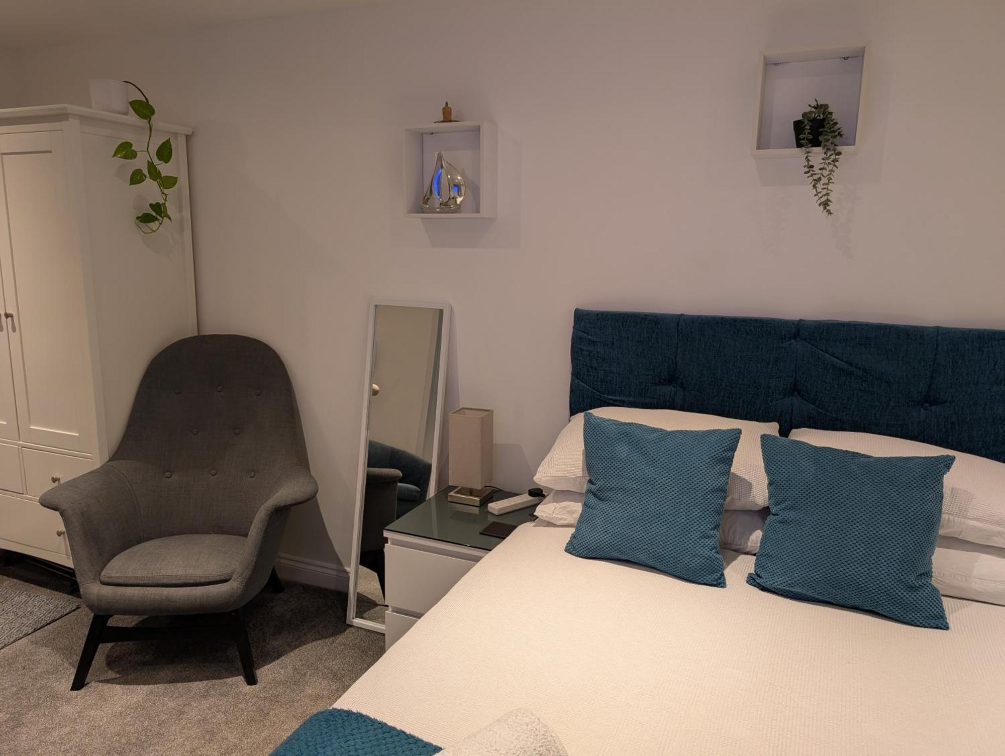 Self-Contained Annex, With Parking. Appartement Sittingbourne Buitenkant foto